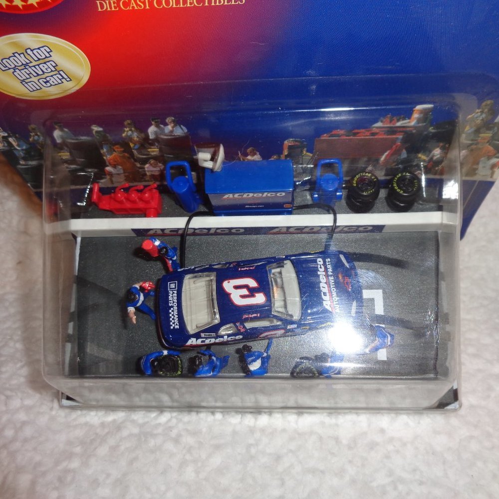 Dale Earnhart Jr Winner's Circle Pit Crew Series Nascar - Picture 3 of 5